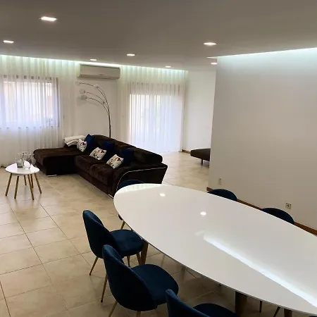 House With 4 Bedrooms In Palmeira, With Furnished Garden And Wifi Prázdninový dům Braga
