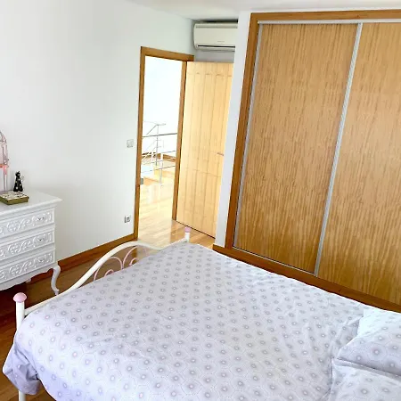 Dom wakacyjny House With 4 Bedrooms In Palmeira, With Furnished Garden And Wifi Braga